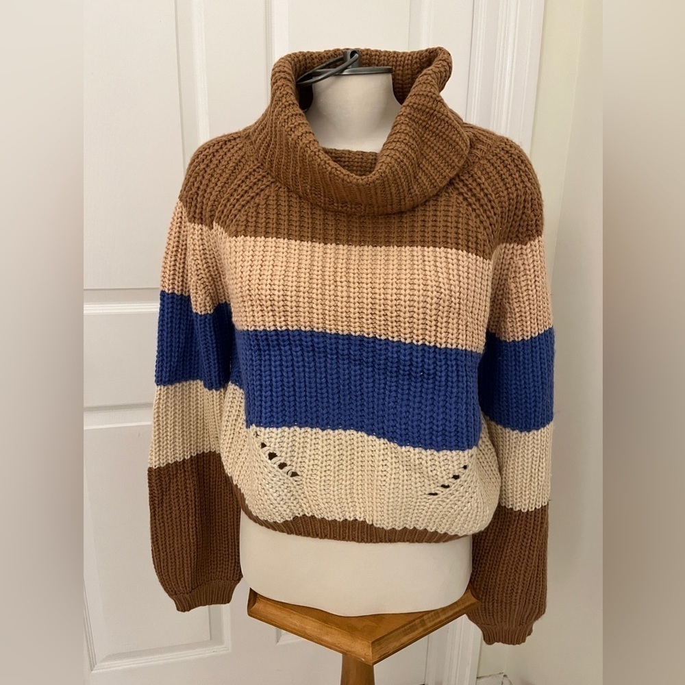 NWT Blush knit crop turtleneck sweater size Medium/Large